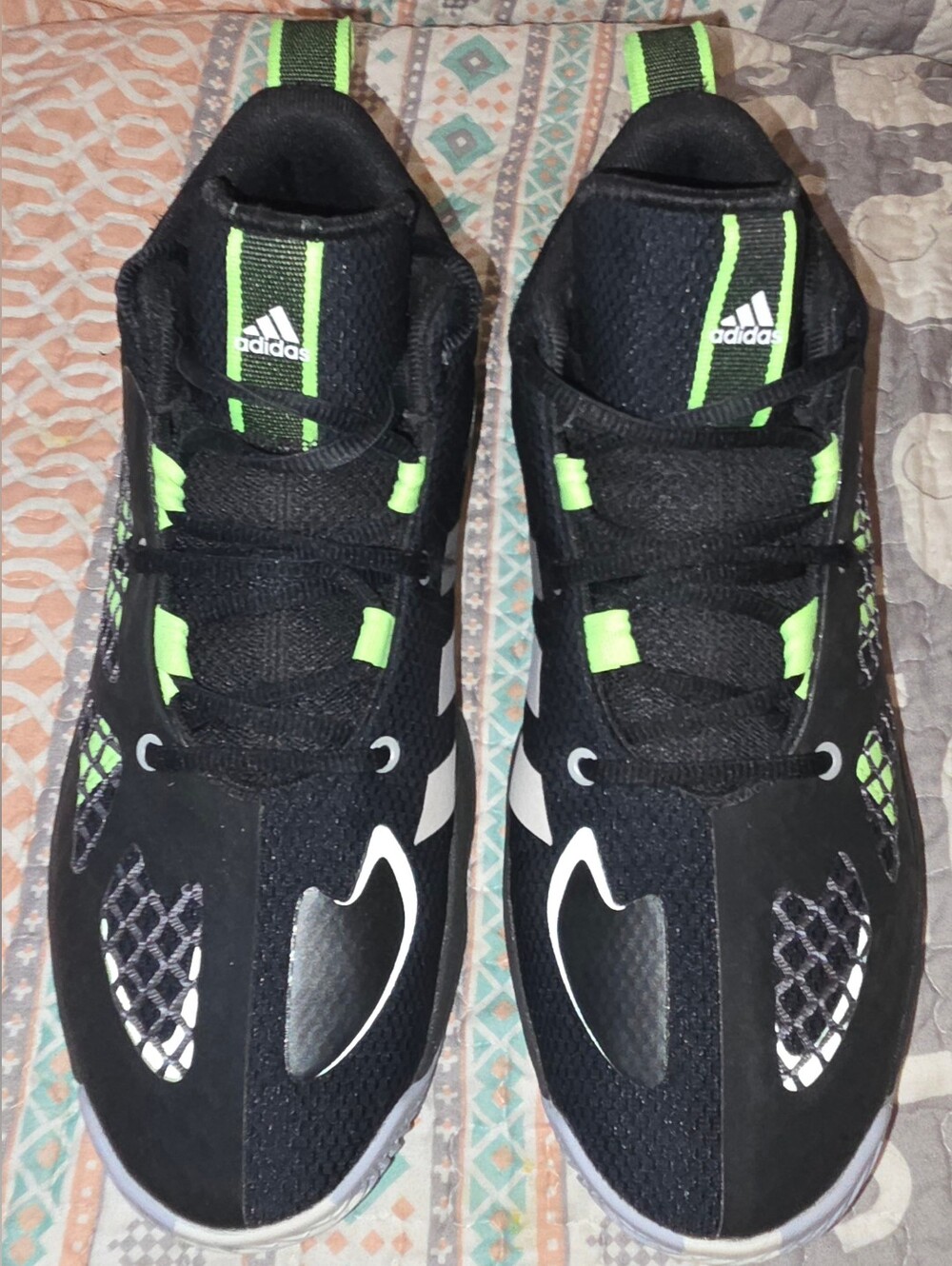 EUC Adidas Men's Black and Neon Green Athletic Shoes Basketball Sneakers 7.5